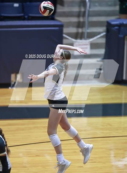 Thumbnail 2 in Foster vs. Stratford (UIL Volleyball 6A D2 Area) photogallery.
