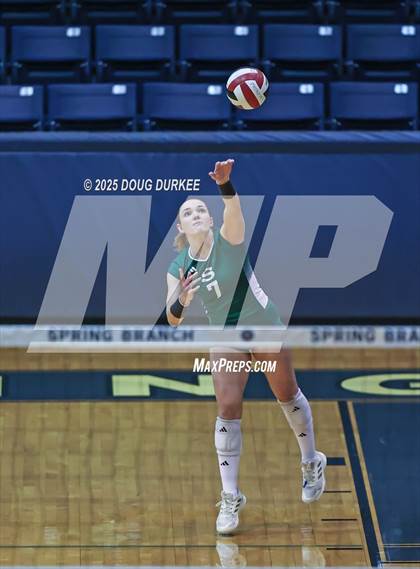 Thumbnail 1 in Foster vs. Stratford (UIL 6A D2 Girls Volleyball  Area) photogallery.