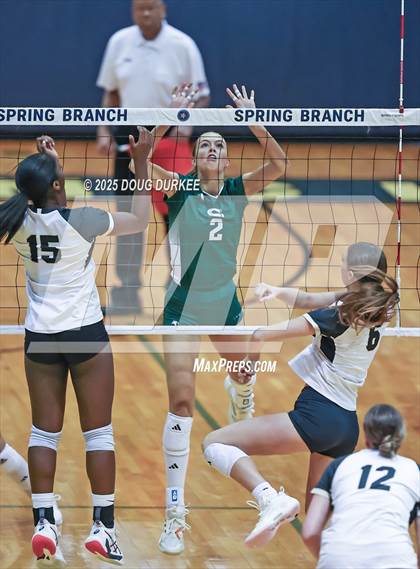 Thumbnail 3 in Foster vs. Stratford (UIL Volleyball 6A D2 Area) photogallery.