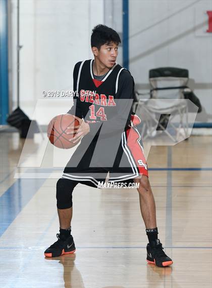 Thumbnail 1 in Sierra Vista vs Bassett (Baldwin Park Tournament) photogallery.