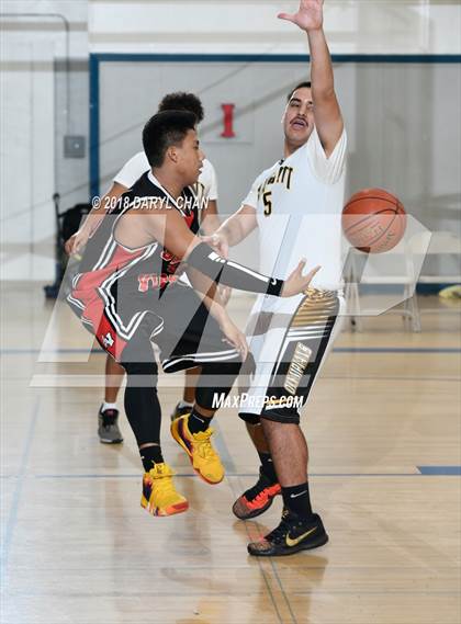 Thumbnail 3 in Sierra Vista vs Bassett (Baldwin Park Tournament) photogallery.