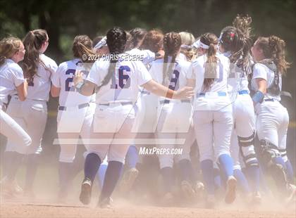 Thumbnail 2 in Fairport @ Victor (Section 5 Class AA Semifinal) photogallery.