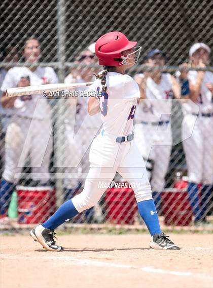 Thumbnail 2 in Fairport @ Victor (Section 5 Class AA Semifinal) photogallery.