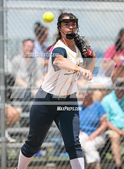 Thumbnail 3 in Fairport @ Victor (Section 5 Class AA Semifinal) photogallery.