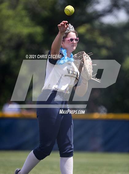 Thumbnail 3 in Fairport @ Victor (Section 5 Class AA Semifinal) photogallery.