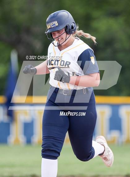 Thumbnail 2 in Fairport @ Victor (Section 5 Class AA Semifinal) photogallery.