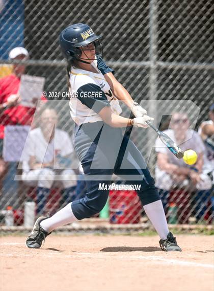Thumbnail 3 in Fairport @ Victor (Section 5 Class AA Semifinal) photogallery.