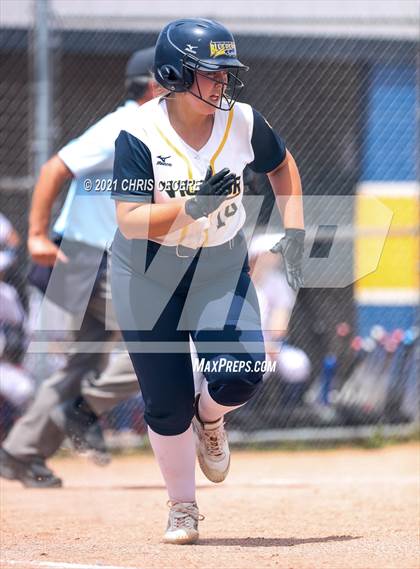 Thumbnail 1 in Fairport @ Victor (Section 5 Class AA Semifinal) photogallery.