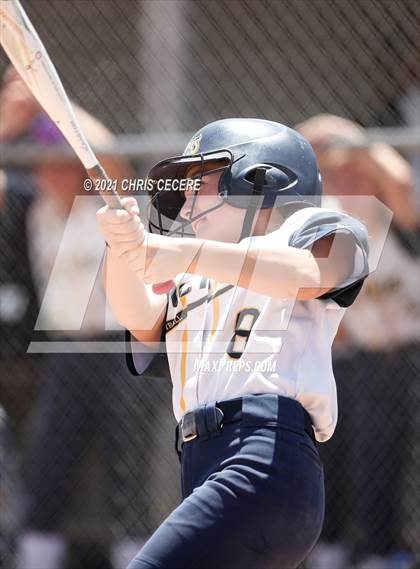 Thumbnail 2 in Fairport @ Victor (Section 5 Class AA Semifinal) photogallery.