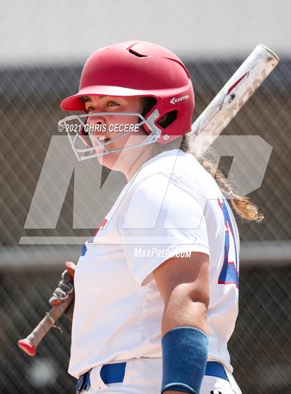 Thumbnail 3 in Fairport @ Victor (Section 5 Class AA Semifinal) photogallery.