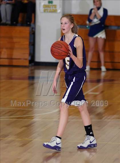 Thumbnail 3 in Clarksville vs Muhlenberg North (Lady Stars Classic) photogallery.