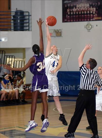 Thumbnail 1 in Clarksville vs Muhlenberg North (Lady Stars Classic) photogallery.