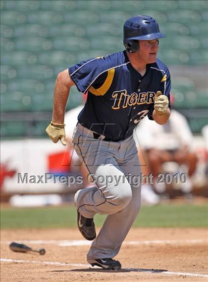 Thumbnail 3 in THSBA All-Stars 4A-5A (North vs South) photogallery.