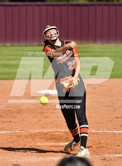 Thumbnail 2 in Brookland vs Nashville (AAA 4A State Playoff 1st Round) photogallery.