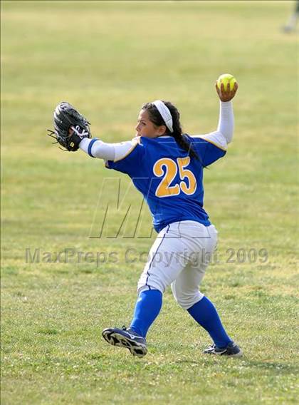 Thumbnail 1 in California vs. Valencia (Michelle Carew Classic) photogallery.