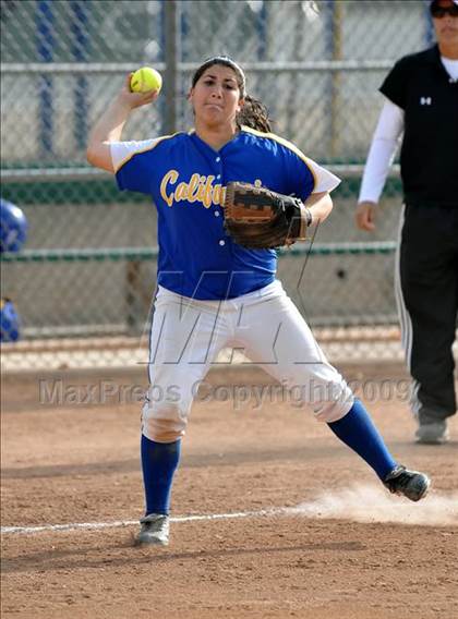 Thumbnail 3 in California vs. Valencia (Michelle Carew Classic) photogallery.