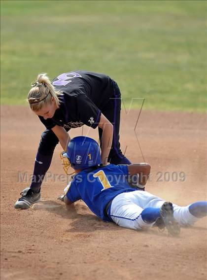 Thumbnail 2 in California vs. Valencia (Michelle Carew Classic) photogallery.