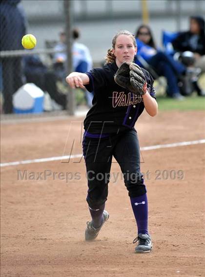Thumbnail 3 in California vs. Valencia (Michelle Carew Classic) photogallery.
