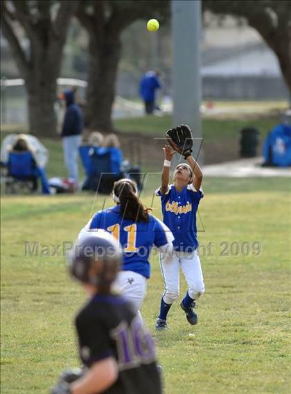Thumbnail 3 in California vs. Valencia (Michelle Carew Classic) photogallery.