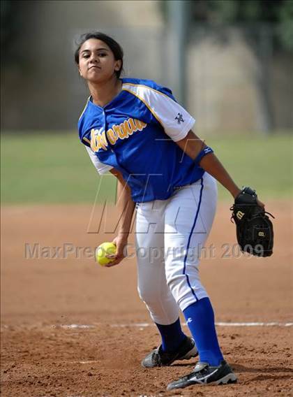 Thumbnail 3 in California vs. Valencia (Michelle Carew Classic) photogallery.