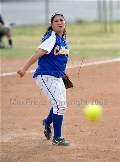 Thumbnail 3 in California vs. Valencia (Michelle Carew Classic) photogallery.