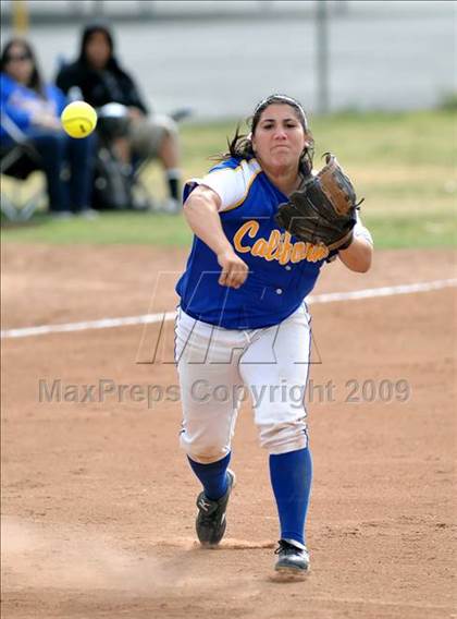 Thumbnail 2 in California vs. Valencia (Michelle Carew Classic) photogallery.