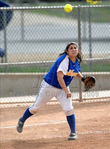 Thumbnail 2 in California vs. Valencia (Michelle Carew Classic) photogallery.