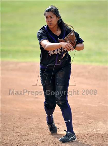 Thumbnail 3 in California vs. Valencia (Michelle Carew Classic) photogallery.