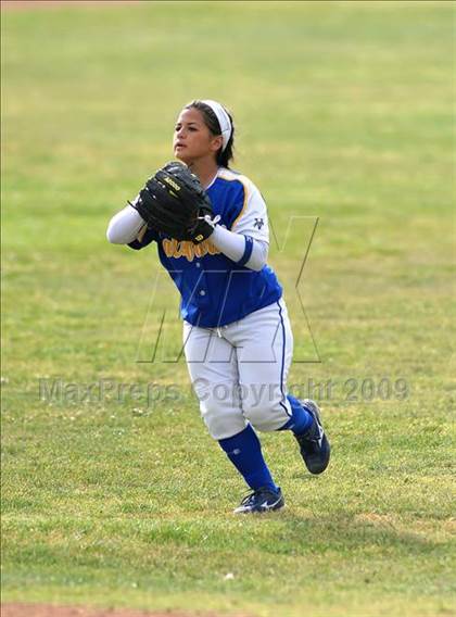 Thumbnail 3 in California vs. Valencia (Michelle Carew Classic) photogallery.