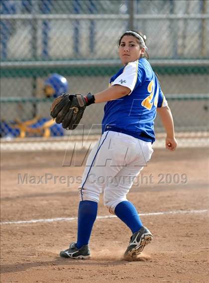 Thumbnail 3 in California vs. Valencia (Michelle Carew Classic) photogallery.