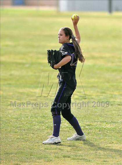 Thumbnail 3 in California vs. Valencia (Michelle Carew Classic) photogallery.