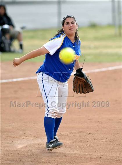 Thumbnail 2 in California vs. Valencia (Michelle Carew Classic) photogallery.