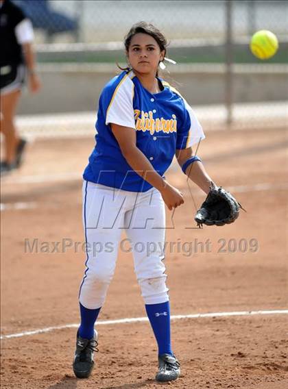 Thumbnail 2 in California vs. Valencia (Michelle Carew Classic) photogallery.