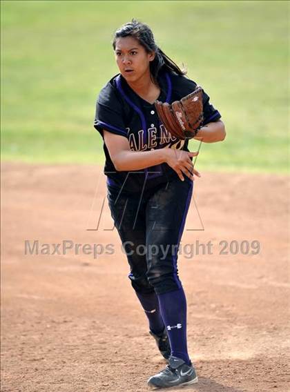 Thumbnail 2 in California vs. Valencia (Michelle Carew Classic) photogallery.