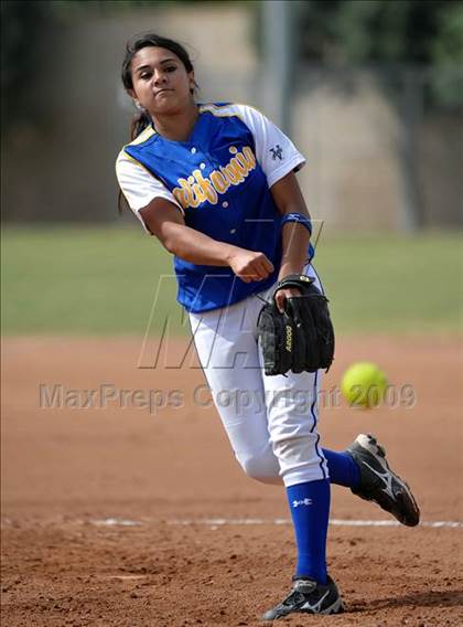 Thumbnail 2 in California vs. Valencia (Michelle Carew Classic) photogallery.