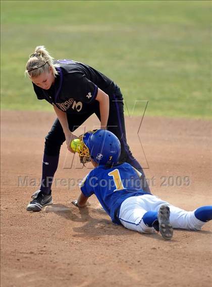 Thumbnail 3 in California vs. Valencia (Michelle Carew Classic) photogallery.