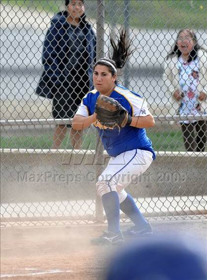 Thumbnail 2 in California vs. Valencia (Michelle Carew Classic) photogallery.