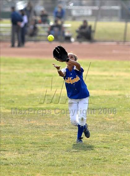 Thumbnail 3 in California vs. Valencia (Michelle Carew Classic) photogallery.