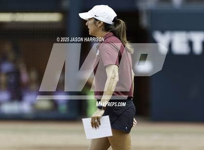 Thumbnail 3 in Andrews vs. Calallen (UIL Softball 4A D1 Final) photogallery.