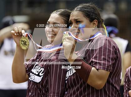 Thumbnail 3 in Andrews vs. Calallen (UIL Softball 4A D1 Final) photogallery.