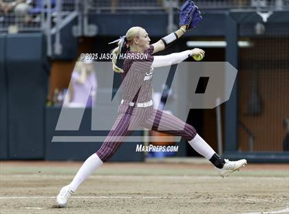 Thumbnail 1 in Andrews vs. Calallen (UIL Softball 4A D1 Final) photogallery.