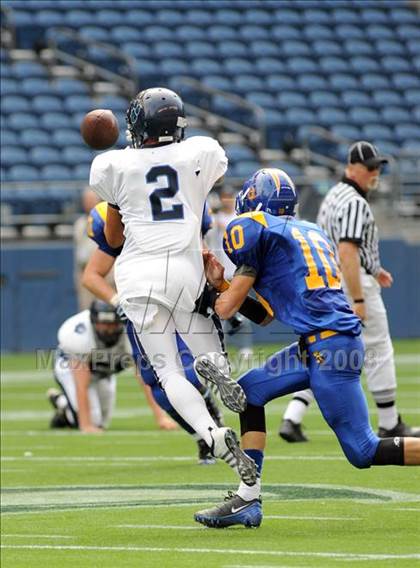 Thumbnail 2 in Cascade Christian vs. Fife (Emerald City Kickoff Classic) photogallery.