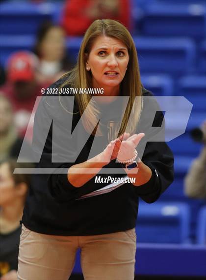 Thumbnail 3 in Baptist Prep vs. Hackett (AAA 3A State Final) photogallery.