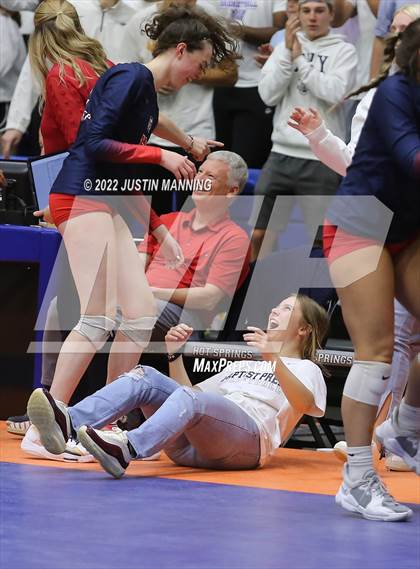 Thumbnail 1 in Baptist Prep vs. Hackett (AAA 3A State Final) photogallery.