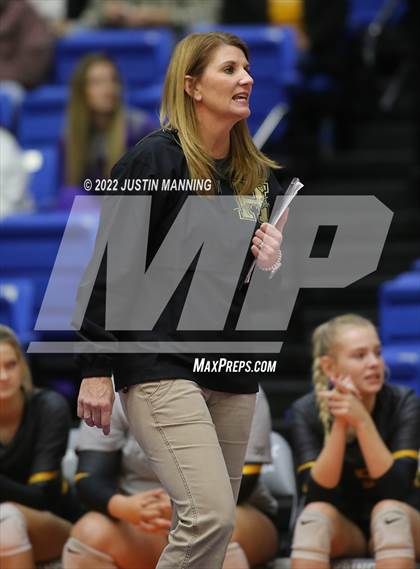 Thumbnail 1 in Baptist Prep vs. Hackett (AAA 3A State Final) photogallery.
