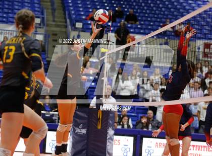Thumbnail 3 in Baptist Prep vs. Hackett (AAA 3A State Final) photogallery.