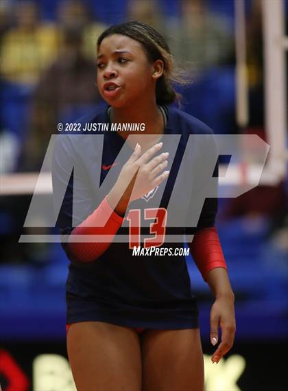 Thumbnail 1 in Baptist Prep vs. Hackett (AAA 3A State Final) photogallery.