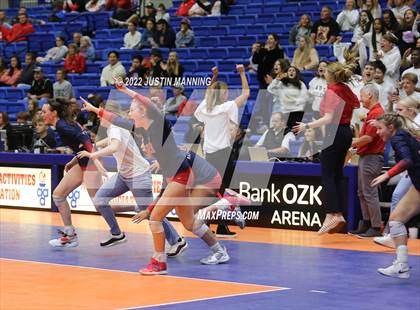 Thumbnail 2 in Baptist Prep vs. Hackett (AAA 3A State Final) photogallery.