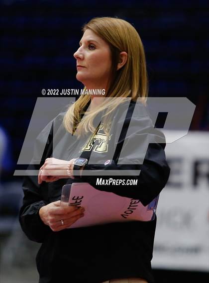 Thumbnail 2 in Baptist Prep vs. Hackett (AAA 3A State Final) photogallery.