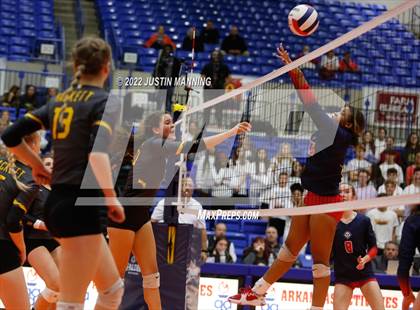 Thumbnail 1 in Baptist Prep vs. Hackett (AAA 3A State Final) photogallery.